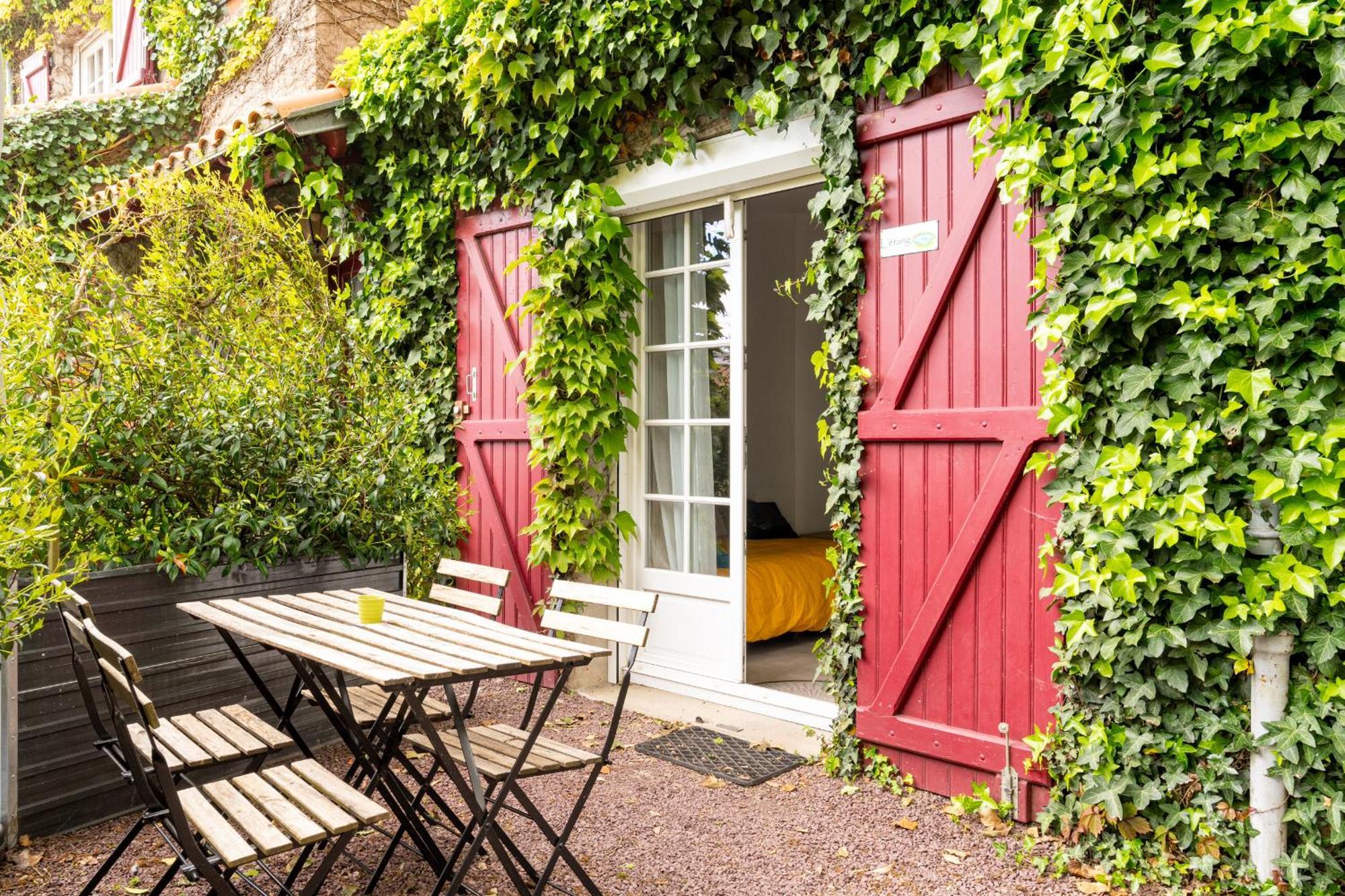Holiday home Les Du Robelier - L'etang Bouaye